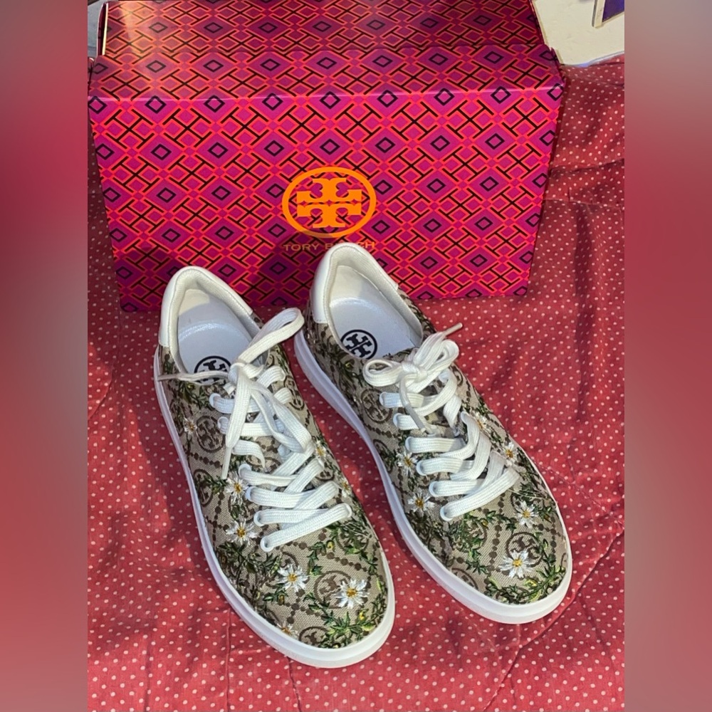 Tory Burch “Howell Court” Sneakers - Picture 6 of 13